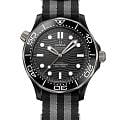 Omega Omega Seamaster Diver 300M 210.92.44.20.01.002   Diver 300m 21092442001002 механические мужские часы черный циферблат, браслет полиамидная ткань — вид спереди