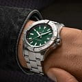 Breitling Breitling Avenger Automatic 42 A17328101L1A1  — детали корпуса и нержавеющая сталь