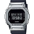 Casio Casio G-Shock GM-5600U-1DR GM GM-5600U-1 электронные мужские часы черный циферблат, браслет пластик — вид спереди