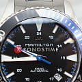 Hamilton Hamilton Khaki Navy Scuba H82315131 khaki navy швейцарские мужские часы на браслете нержавеющая сталь боковой вид