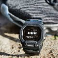 Casio Casio G-Shock GBD-200UU-1DR (GBD-200UU-1D) G-SQUAD, наручные мужские часы фото под углом