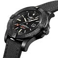 Breitling Breitling  Avenger Blackbird 44 V17310101B1W1 , наручные мужские часы фото под углом
