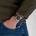Hamilton H70315930 наручные мужские часы застежка крупным планом