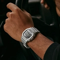 Casio Casio G-Shock DW-5600FF-8DR (DW-5600FF-8) DW-5600, наручные мужские часы фото под углом