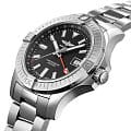 Breitling Breitling Avenger Automatic GMT 43 A32397101B1A1 , наручные мужские часы фото под углом