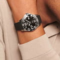 Longines Longines HydroConquest L3.780.4.56.9 механические мужские часы часы крупный план черный циферблата
