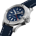 Breitling Breitling Avenger Automatic GMT 45 A32395101C1X1  наручные мужские часы фото под углом.