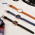 Casio SHE-4534PGL-7A женские часы застежка крупным планом