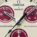 Swatch Swatch x Omega Bioceramic Moonswatch Mission to Pluto SO33M101 , наручные мужские часы фото под углом