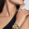 Michael Kors MK5798 женские часы застежка крупным планом