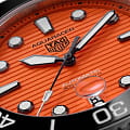 TAG Heuer TAG Heuer Aquaracer Professional 300 Orange Diver WBP201F.BA0632 мужские часы оранжевый циферблат на запястье